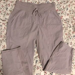 Dance Studio Crop 25”